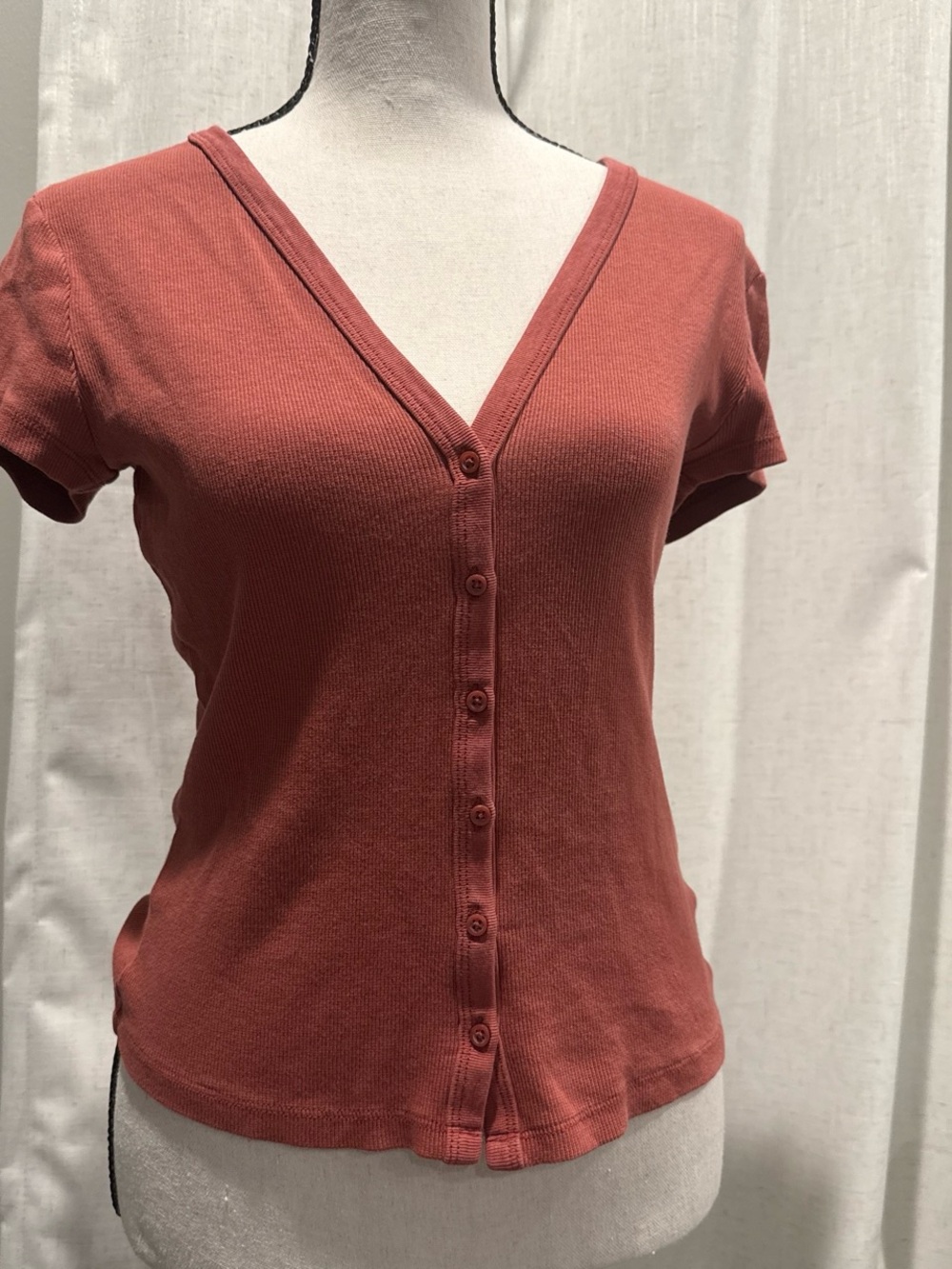 Universal Thread Short-Sleeve V-Neck Button-Front Top in Dusty Coral